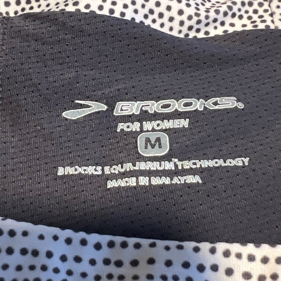 Brooks Running Skort Size Medium Equalibrium Technology Gray With Polka Dots - Picture 7 of 9